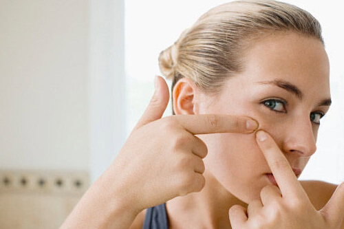 脸上长痘痘是什么原因?怎样预防青春痘- 京东