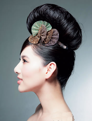 2011年最新流行新娘妆容发型