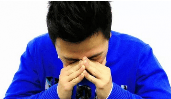 感冒老是出汗是怎么办_感冒后晚上睡觉出汗是怎么回事啊_感冒后身体虚老出汗