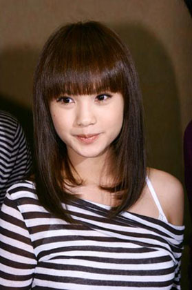 甜美女星杨丞琳的发型秀齐刘海可爱发型揭示美发风潮- 京东