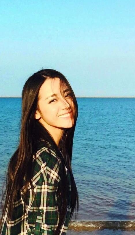 迪丽热巴壁纸高清手机锁屏 帅得想给她打电话