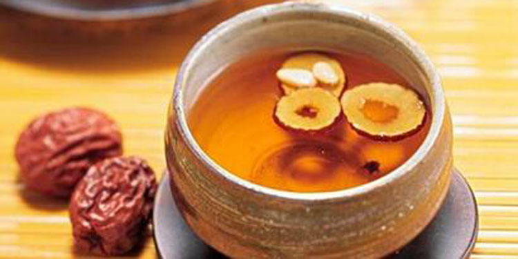 红枣泡水隔夜还能喝吗 红枣泡水的好处