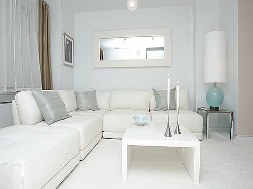 优雅纯美白色客厅装修效果图 在吵杂中自寻安静 这款现代风格的客厅