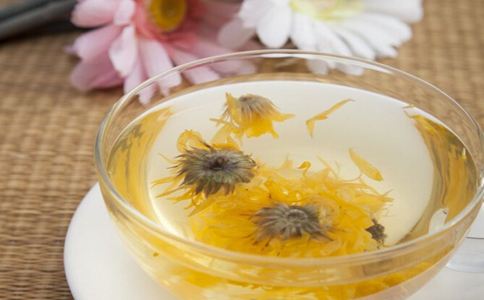 菊花盛开之时,自古以来就有赏花饮酒之习俗,下面我们来看看 重阳节喝