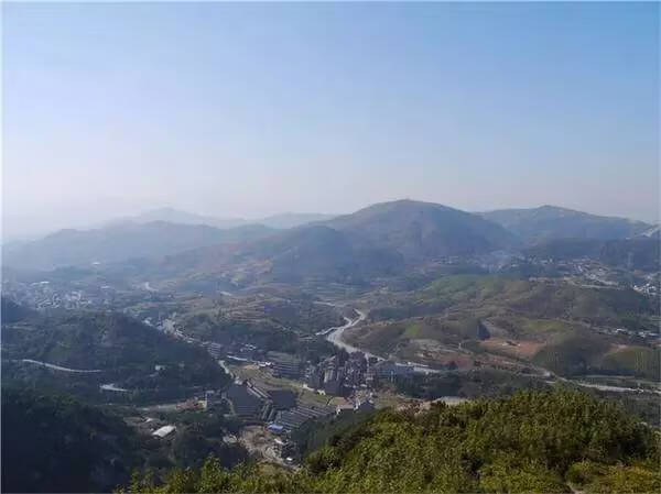 方山正门是哪个门(大门对山怎么化解)