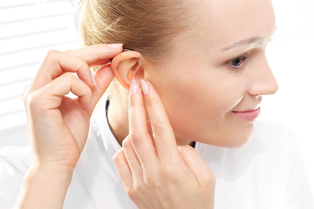 耳朵里面发痒是什么原因引起的(耳朵外面痒是什么原因引起的)
