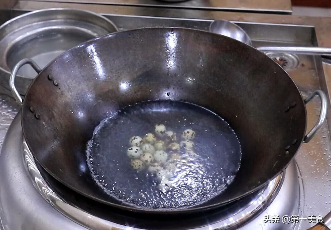 请问麻辣香锅怎么做(正宗的麻辣香锅怎么做)