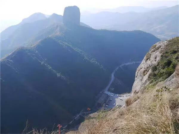 方山正门是哪个门(大门对山怎么化解)