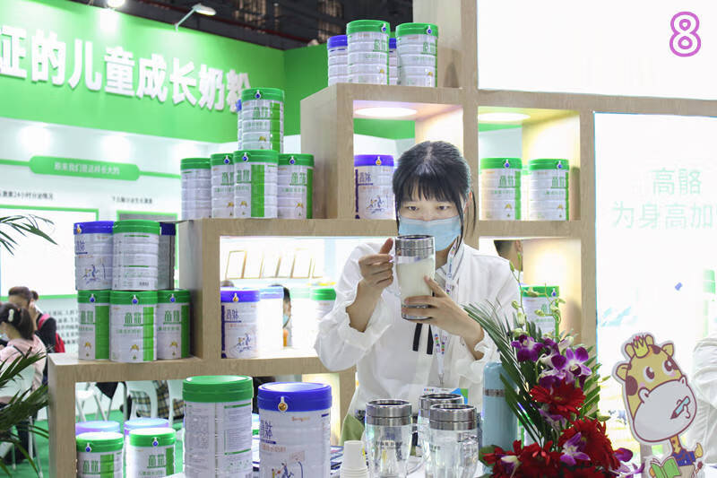 儿童配方奶粉和纯牛奶哪个好(婴幼儿奶粉配方)