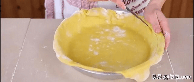 意大利柠檬味的奶酪馅饼想吃吗？非常简单，在家就能做！