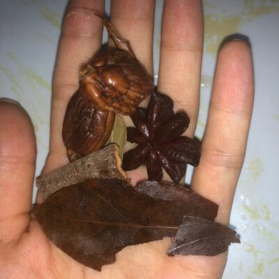 土豆烧肉用什么肉比较好(土豆烧肉的做法窍门)