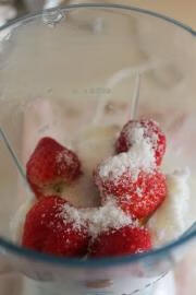 草莓奶昔怎么做(哪些水果适合做水果奶昔)