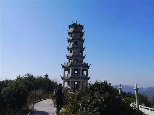 方山正门是哪个门(大门对山怎么化解)