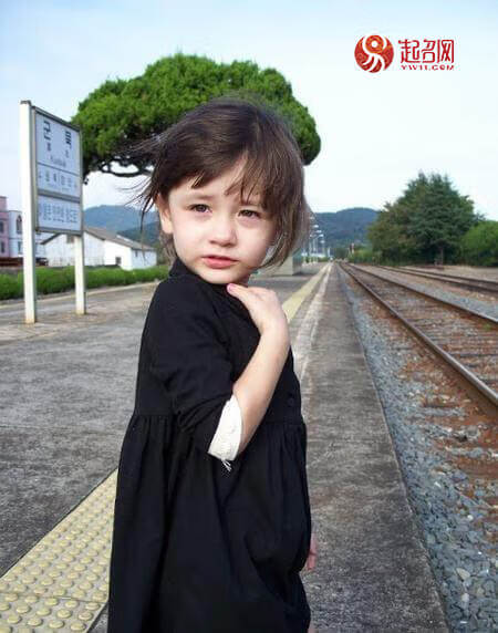 skyler 思珂蕾skyler是schuyler的一种变形,因为跟kyle这个名字相似