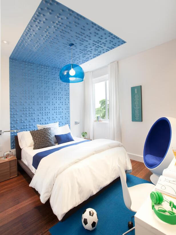 男孩卧室蓝色窗帘效果图(天蓝色窗帘好看吗)