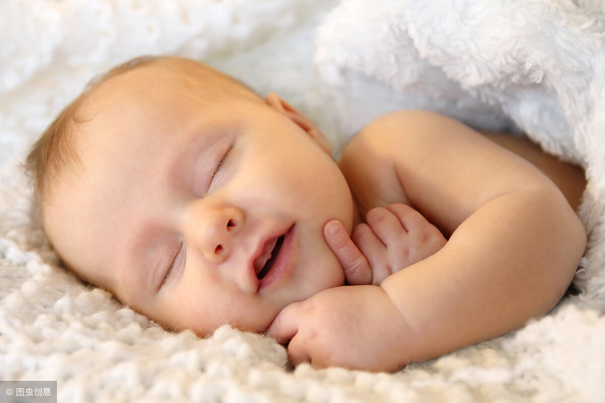 宝宝睡觉摇头是什么原因(宝宝睡觉的时候摇头)
