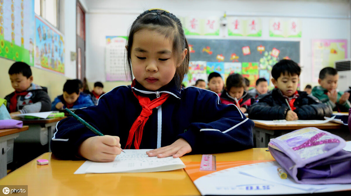 小学一年级学生期末优秀操行评语