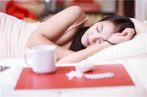 子宫内内膜异位症什么症状(什么是子宫异位症的症状)