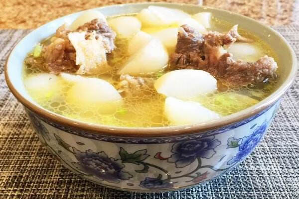 牛尾汤怎么做?(牛尾汤怎么做好喝)