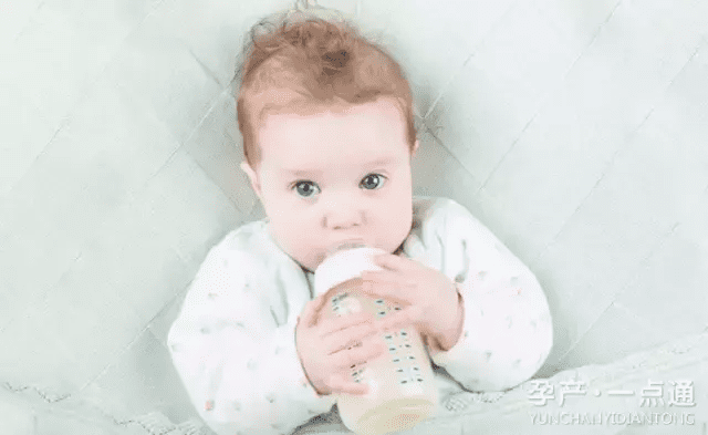 宝宝不肯吃奶怎么办?(78天宝宝不爱吃奶怎么办)