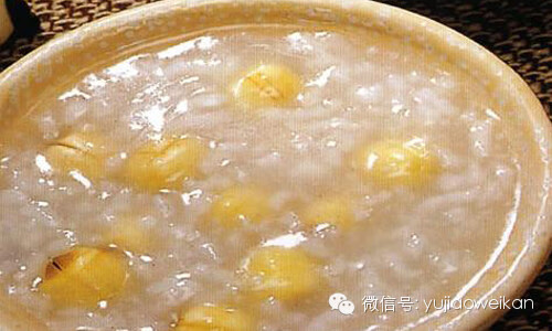 莲子的功效与作用(莲子和什么搭配最好)