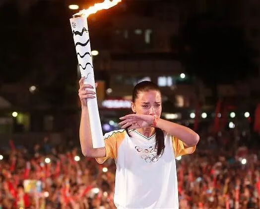 妊娠纹是什么样的图片(妊娠纹刚出来的样子)