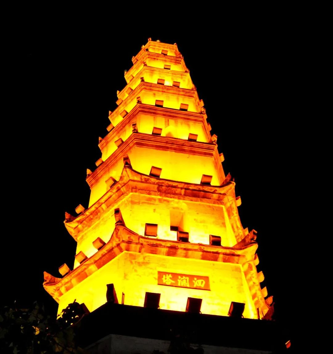 滩的妖魔多次吞噬行船,为降魔镇妖而修建,这是川江古塔的建造原因之一