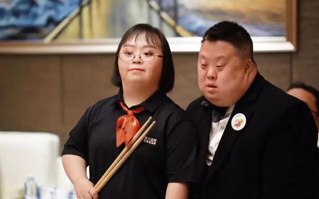 小儿唐氏综合征怎么引起的(小儿唐氏综合征特点)