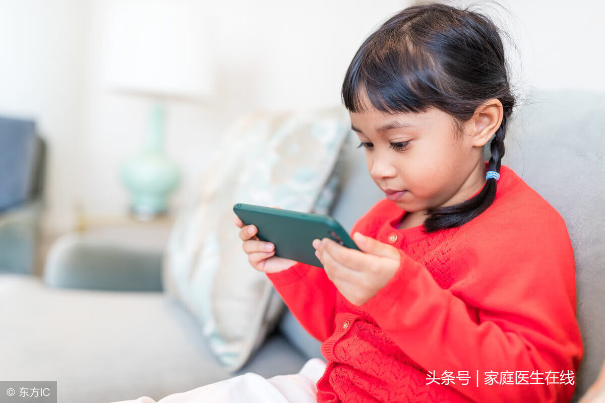 近视原因有哪些(近视是什么原因造成的)