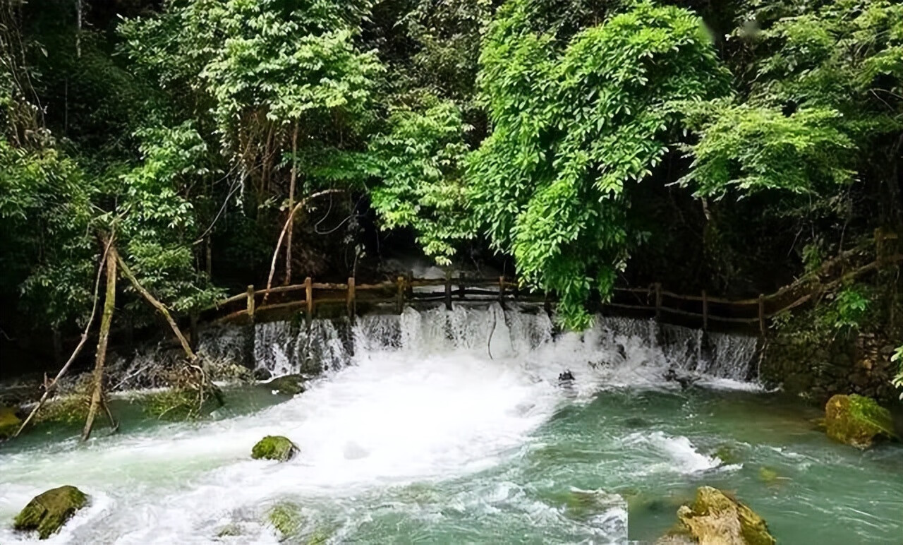 7月份适合去哪里旅游?(七月份自驾游适合去哪里旅游)