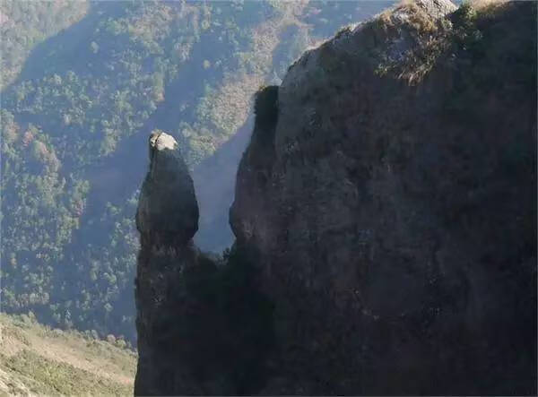 方山正门是哪个门(大门对山怎么化解)