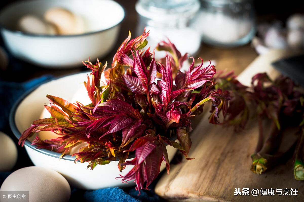 香椿的营养价值是什么(香椿的营养价值及功效与禁忌)