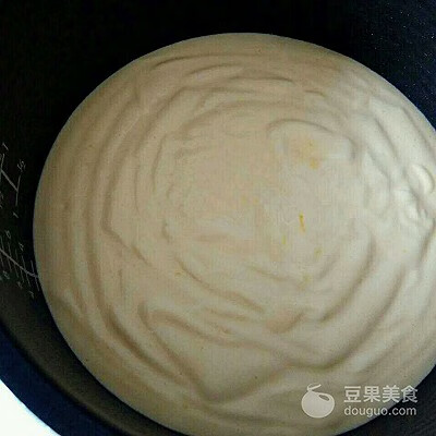 电饭锅做蛋糕的方法(电饭煲如何做蛋糕 家用)