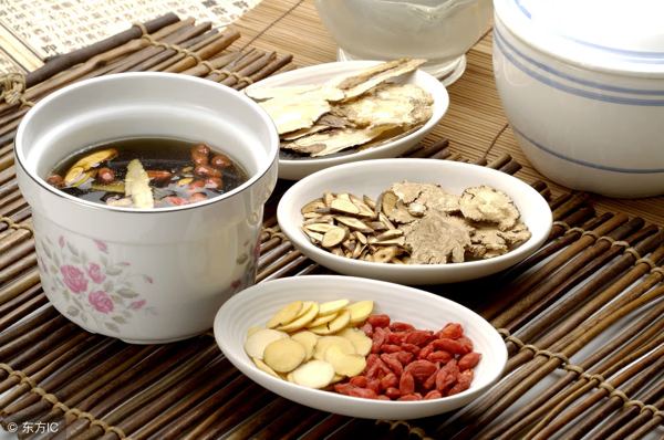 小叶增生症状是什么原因(小叶增生的危害)