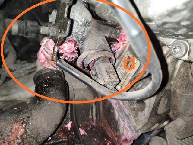 奥迪a6暖风水管(04年奥迪a6暖风水管怎么换)