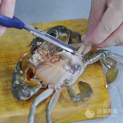 咖喱螃蟹窍门(咖喱螃蟹步骤)