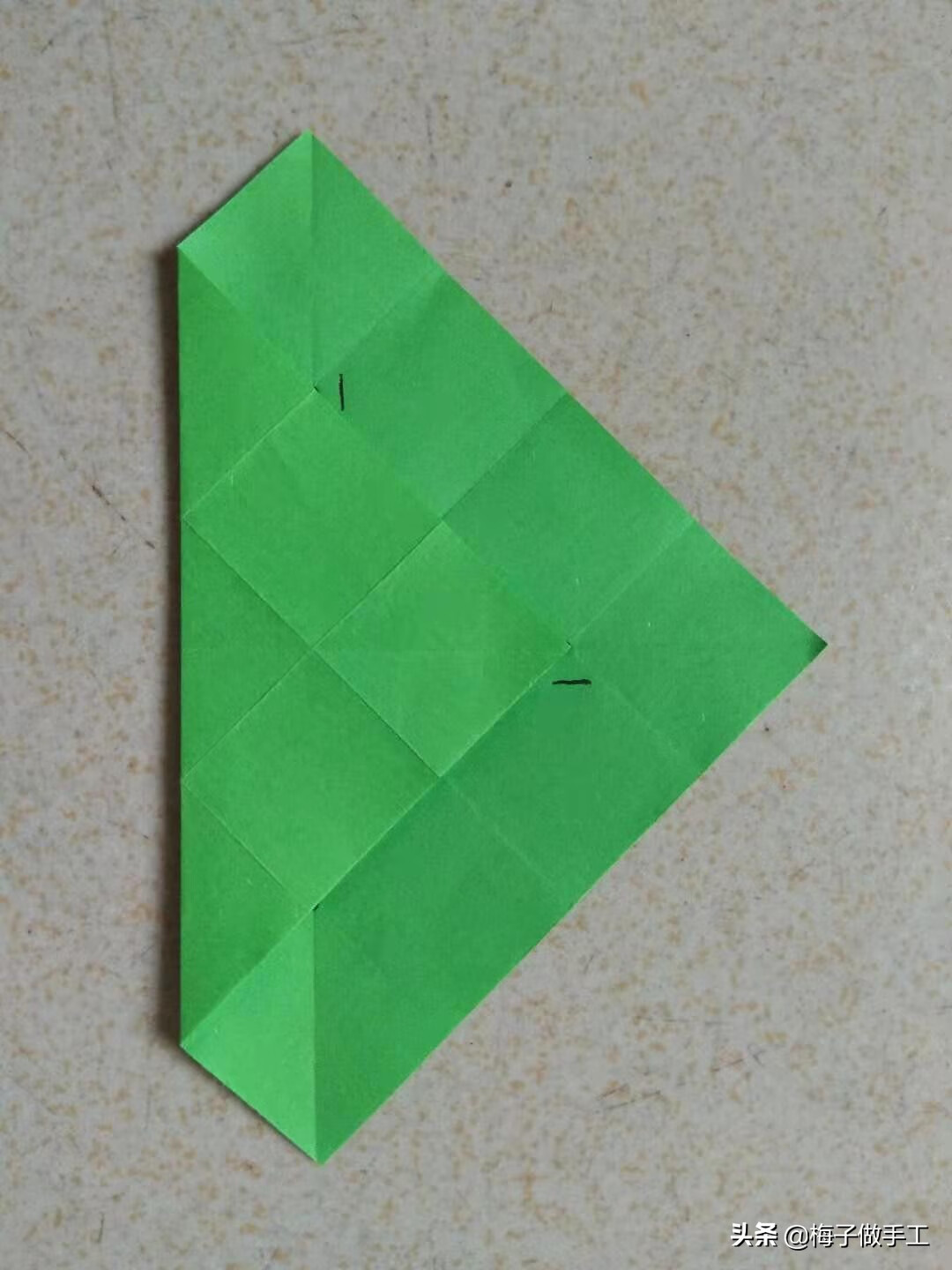 四叶草折纸一张纸(一张纸折四叶草)