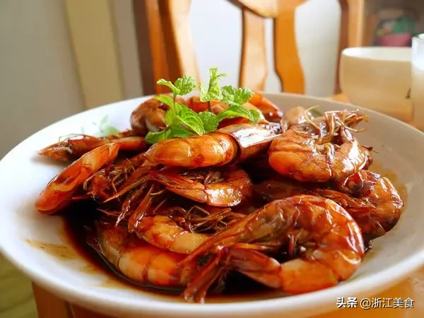红烧大虾怎么做好吃(红烧大虾的做法)