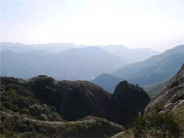 方山正门是哪个门(大门对山怎么化解)