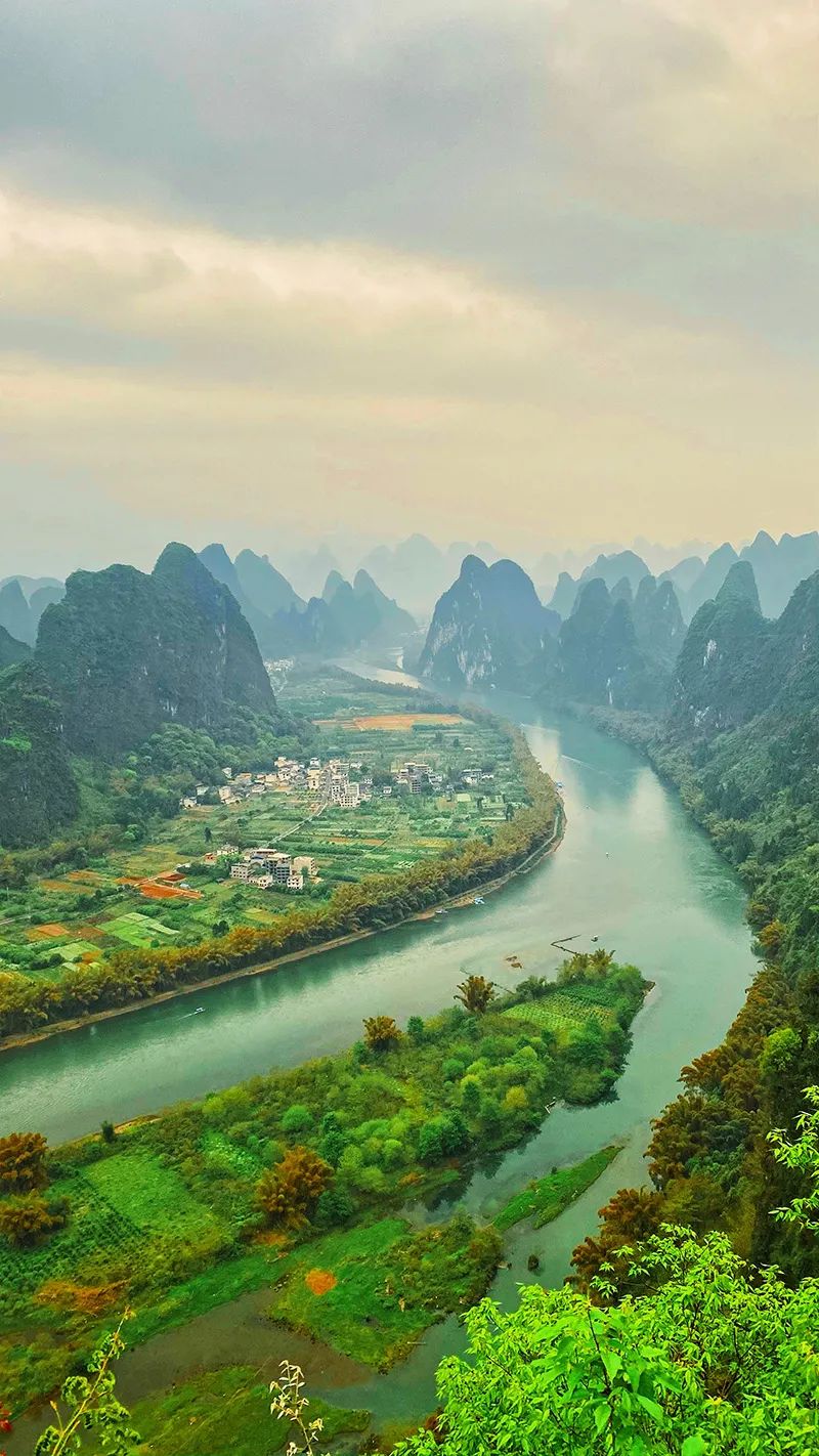8月份去哪儿旅游合适(8月份适合旅游的地方)