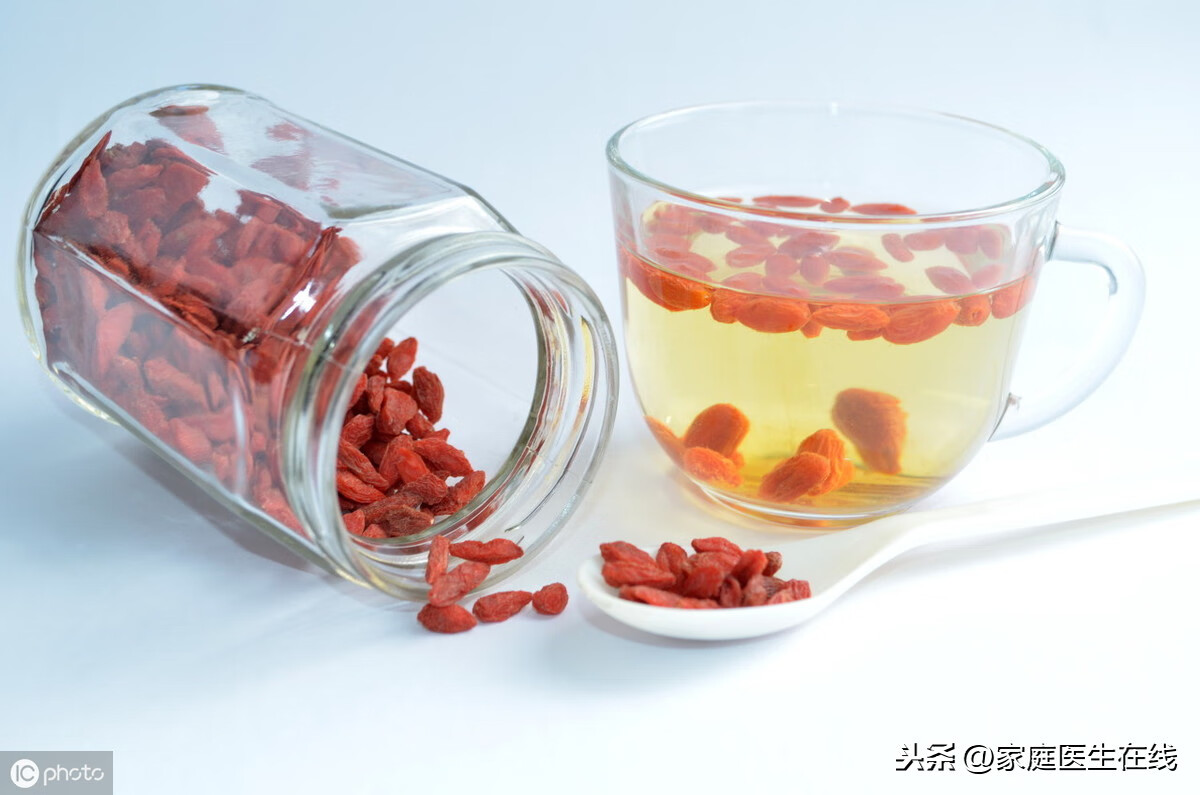 枸杞茶的功效与作用(枸杞子茶有什么好处)