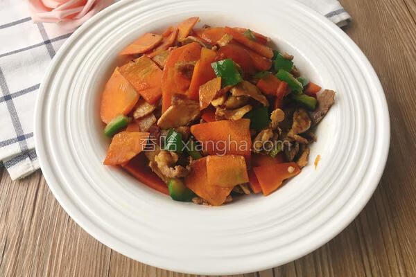 胡萝卜炒肉的家常做法(胡萝卜炒肉怎么炒)