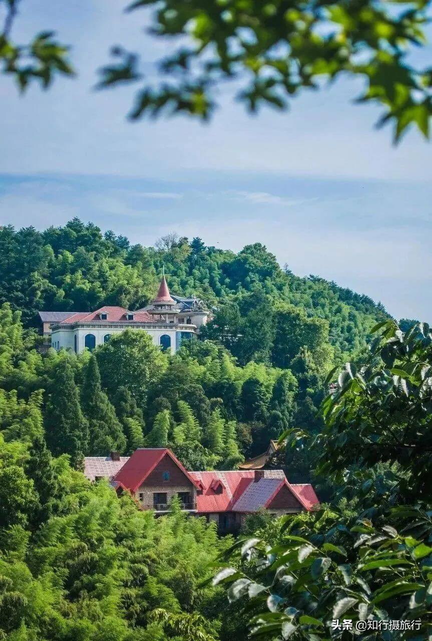 暑假去哪里旅游最好?(暑假去哪里玩最合适)