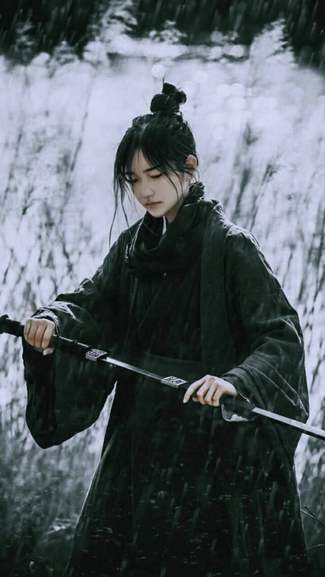 倚剑游江湖的意思(倚剑傲江湖)