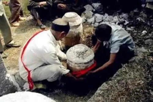 广西风水宝地天然石棺(广东十大风水宝地名墓)