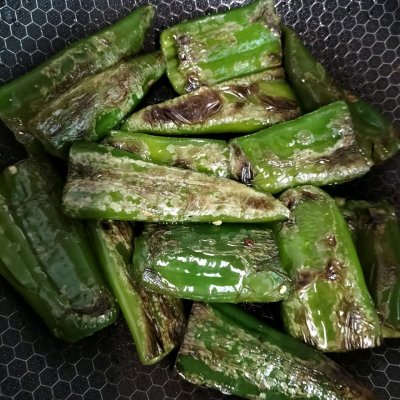虎皮尖椒的做法(虎皮尖椒的正确做法)