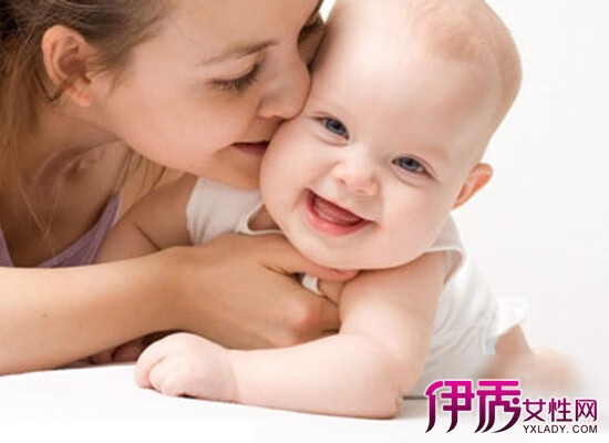 婴儿脸上起小红疙瘩是什么(婴儿宝宝脸上起红疙瘩)