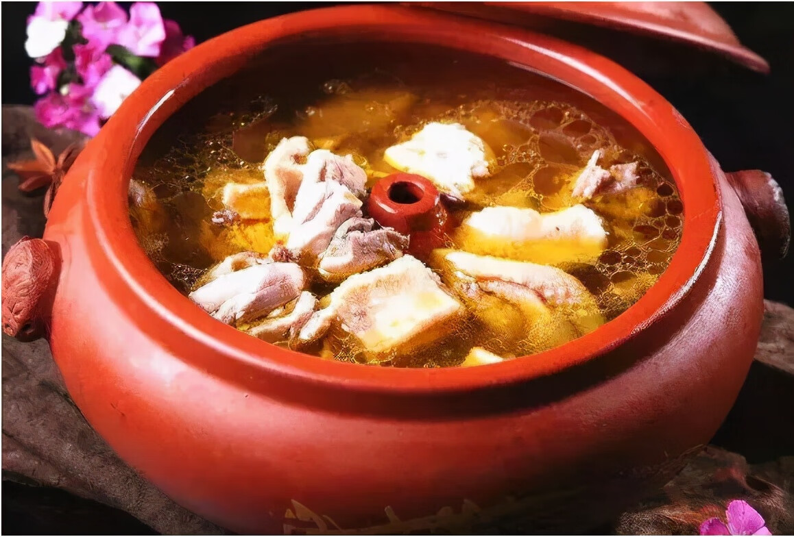 领略红河州当地美食风情,每一道都让人垂涎欲滴