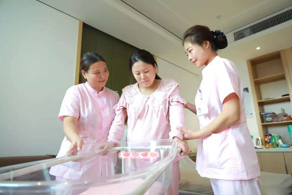 剖腹产多久可以性生活最好(剖腹产多久后会来大姨妈)