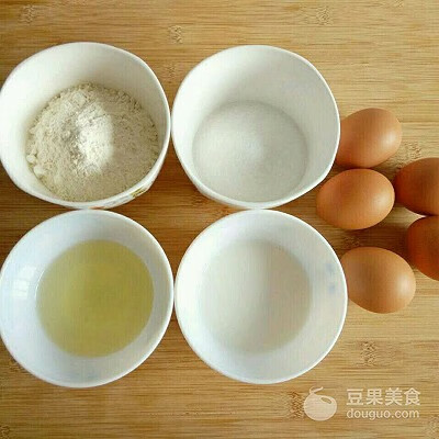 电饭锅做蛋糕的方法(电饭煲如何做蛋糕 家用)